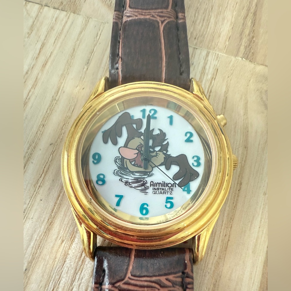 Vintage Armitron Warner bros looney tunes Taz brown leather watch NEW BATTERY